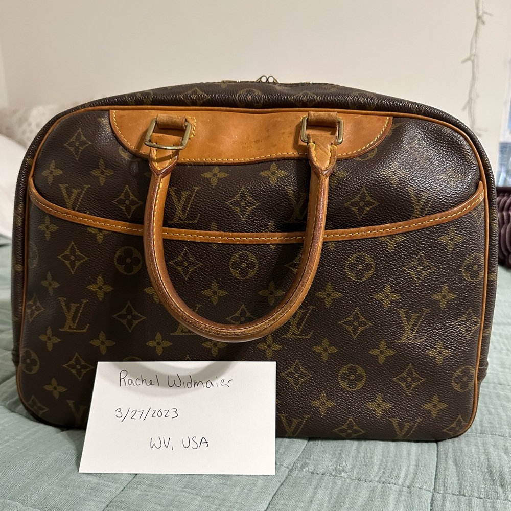AUTHENTIC LV DEAUVILLE